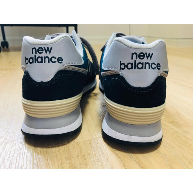New Balance(ニューバランス)の新品同様ニューバランス ML574 現行モデル スニーカー ダークネイビー メンズの靴/シューズ(スニーカー)の商品写真