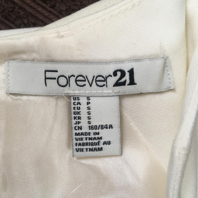 FOREVER 21(フォーエバートゥエンティーワン)のForever21 ワンピース レディースのワンピース(ひざ丈ワンピース)の商品写真