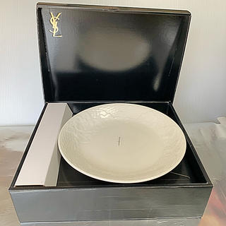 イヴサンローランボーテ(Yves Saint Laurent Beaute)の◆未使用◆イヴサンローラン パーティーセット 皿6枚セット 大皿 小皿 食器(食器)