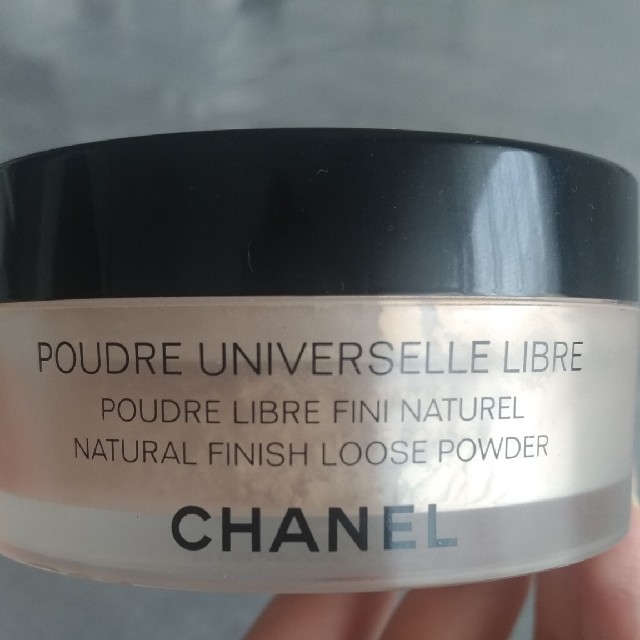 CHANEL(シャネル)のシャネルルースパウダー コスメ/美容のベースメイク/化粧品(フェイスパウダー)の商品写真