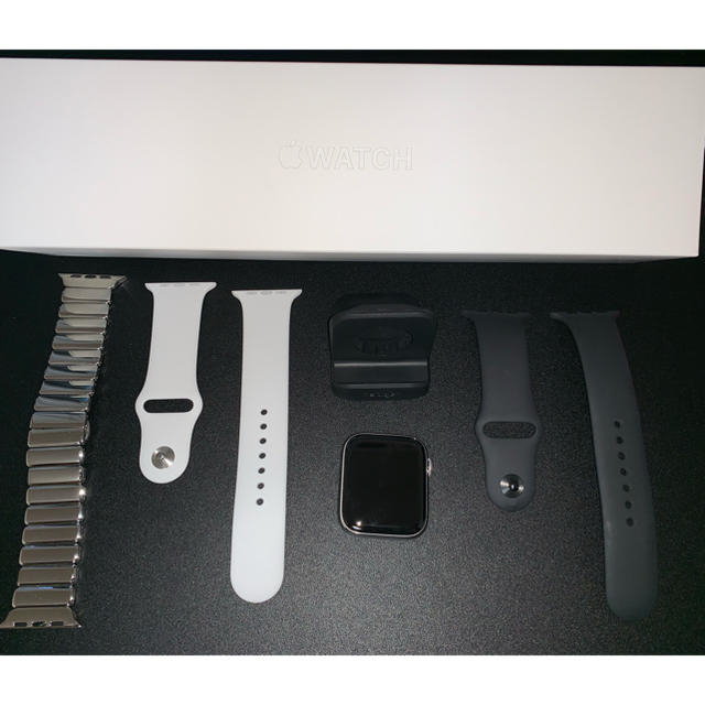 Apple Watch(アップルウォッチ)のApple Watch series 4 シルバーステンレス メンズの時計(腕時計(デジタル))の商品写真