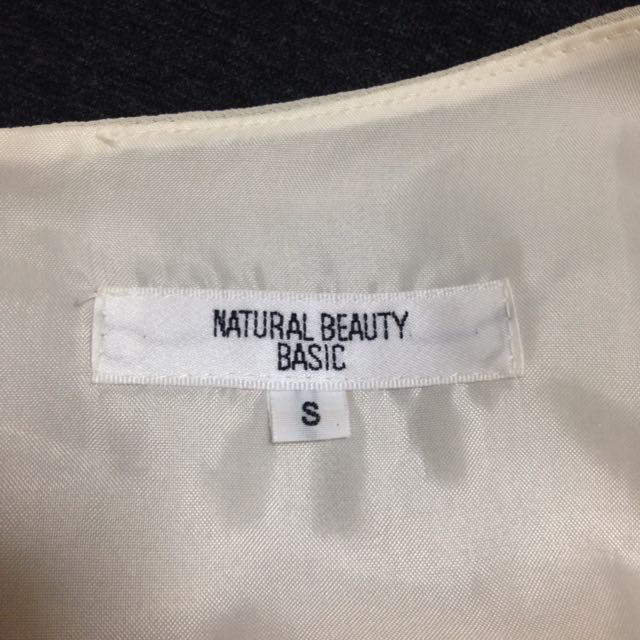 NATURAL BEAUTY BASIC(ナチュラルビューティーベーシック)のどきん様専用 ナチュビ ブラウス レディースのトップス(シャツ/ブラウス(半袖/袖なし))の商品写真