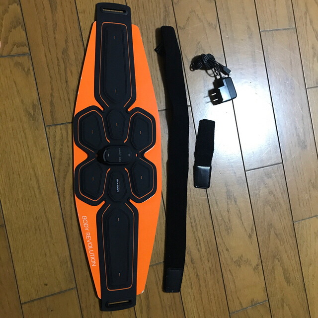 アブズベルト absbelt シックスパッド sixpad 美品 動作確認済み スポーツ/アウトドアのトレーニング/エクササイズ(トレーニング用品)の商品写真