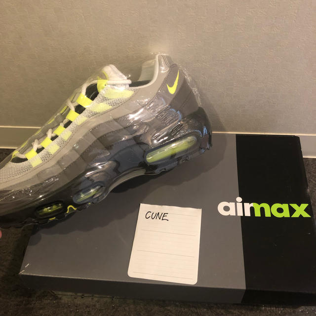 NIKE(ナイキ)のNIKE AIR MAX 95(エアマックス95) イエローグラデ メンズの靴/シューズ(スニーカー)の商品写真