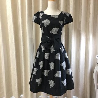 エムズグレイシー(M'S GRACY)のカサブランカ様ご専用♡エムズグレイシー♡素敵なバラのワンピース♡38(ひざ丈ワンピース)