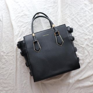 チャールズアンドキース(Charles and Keith)のcharles&keith ハンドバッグ(ハンドバッグ)