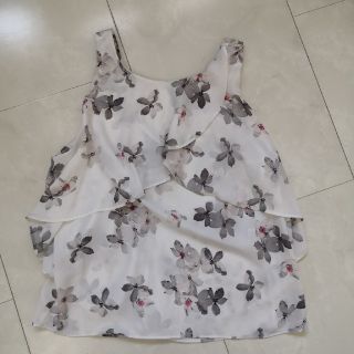 ザラ(ZARA)のZara 花柄　トップス　XS(シャツ/ブラウス(半袖/袖なし))