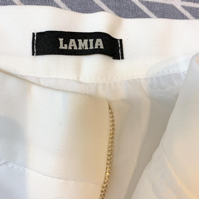 LAMIA(ラミア)の新品‼️ LAMIA ハイウェスト ホワイト ショートパンツ レディースのパンツ(ショートパンツ)の商品写真