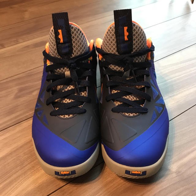 NIKE(ナイキ)のNIKE LEBRON6 LIFESTYLE 28.5  美品 メンズの靴/シューズ(スニーカー)の商品写真