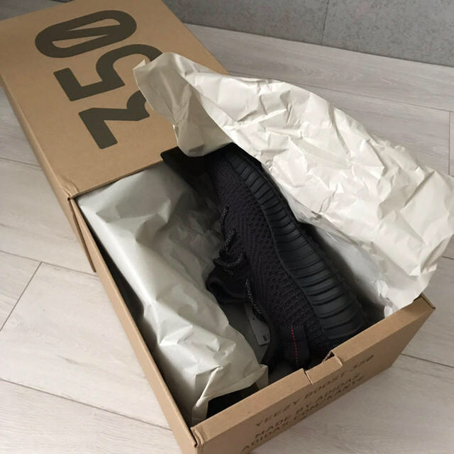 adidas(アディダス)のYEEZY BOOST 350 V2 BLACK メンズの靴/シューズ(スニーカー)の商品写真