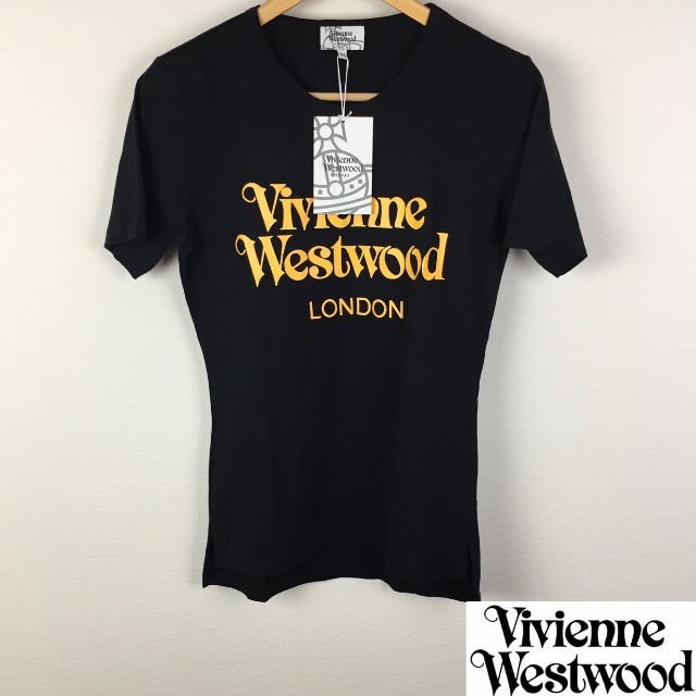 Vivienne Westwood(ヴィヴィアンウエストウッド)の新品 ヴィヴィアンウエストウッドマン 半袖Tシャツ ブラック サイズ44 タグ付 メンズのトップス(Tシャツ/カットソー(半袖/袖なし))の商品写真