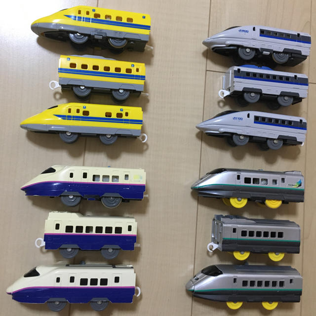 Takara Tomy(タカラトミー)の【動作確認済】プラレール 新幹線 4動力 12車両  キッズ/ベビー/マタニティのおもちゃ(電車のおもちゃ/車)の商品写真