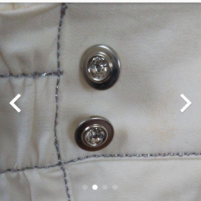 TO BE CHIC(トゥービーシック)のTOBECHIC トゥービーシック ホワイトデニムスカート 38 リボン付き レディースのスカート(ひざ丈スカート)の商品写真