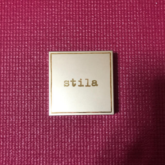 stila(スティラ)の【値下げ】stilaハイライト コスメ/美容のベースメイク/化粧品(フェイスパウダー)の商品写真