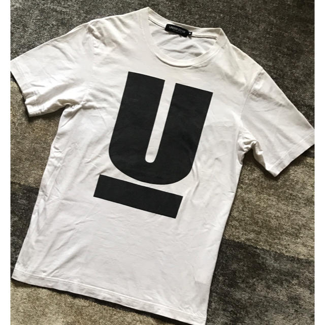 UNDERCOVER(アンダーカバー)の鉄板アイテム UNDERCOVER アンダーカバー Uロゴ Tシャツ カットソー メンズのトップス(Tシャツ/カットソー(半袖/袖なし))の商品写真