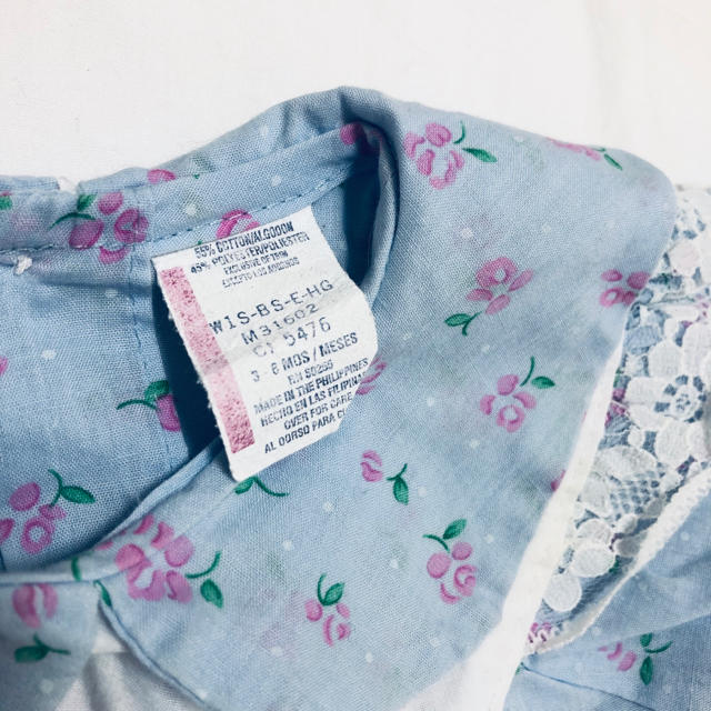 キッズ古着 キッズvintage 丸襟 小花柄 ロンパース ブルー フリル キッズ/ベビー/マタニティのベビー服(~85cm)(ロンパース)の商品写真