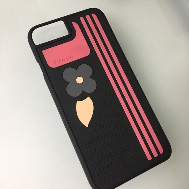 PRADA(プラダ)のセール！新品未使用 正規品 PRADA ラバーiPhoneケース スマホ/家電/カメラのスマホアクセサリー(iPhoneケース)の商品写真