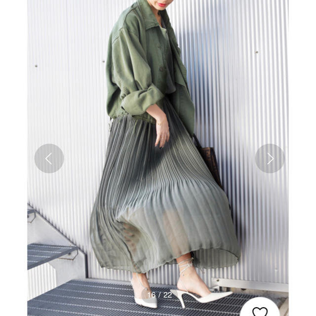 Ameri VINTAGE(アメリヴィンテージ)のAMERI SHIRRING CHIFFON DRESS カーキ レディースのワンピース(ロングワンピース/マキシワンピース)の商品写真