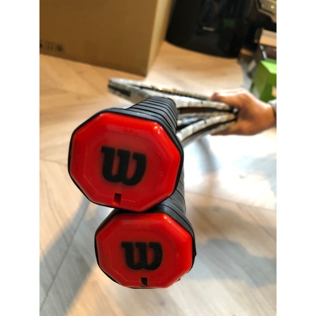 wilson(ウィルソン)の非売品！　激レアウィルソン ダズル迷彩　Wilson 2本セット　グリップ3 スポーツ/アウトドアのテニス(ラケット)の商品写真