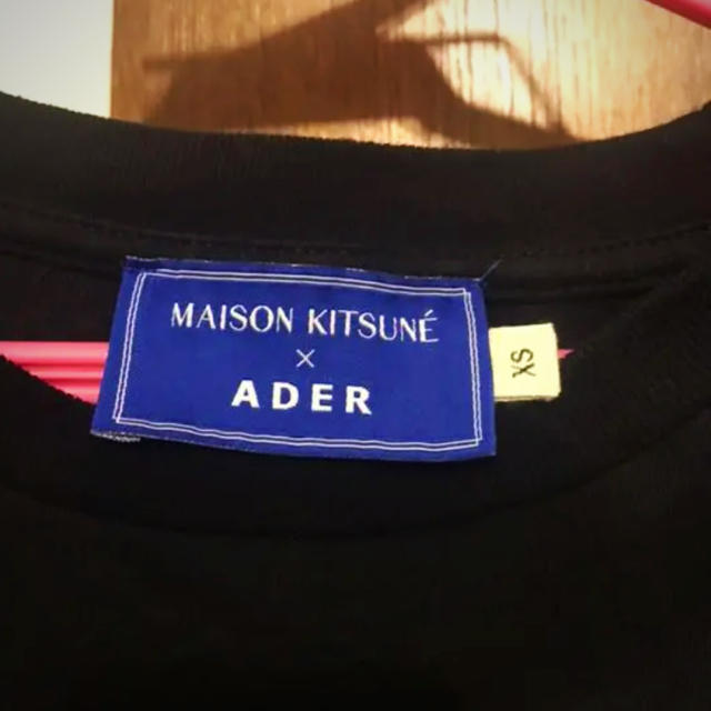 MAISON KITSUNE'(メゾンキツネ)のメゾンキツネ  アーダーエラー  Tシャツ レディースのトップス(Tシャツ(半袖/袖なし))の商品写真