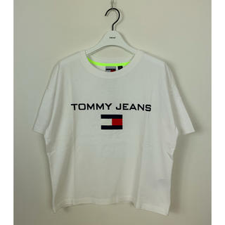 トミーヒルフィガー(TOMMY HILFIGER)の未使用！ Tommy Jeans トミージーンズ Tシャツ カットソー XS(Tシャツ(半袖/袖なし))