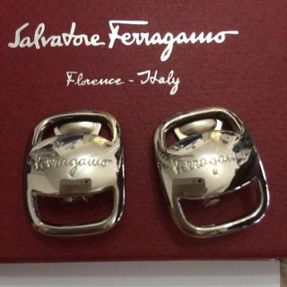 サルヴァトーレフェラガモ(Salvatore Ferragamo)のフェラガモchiaa様専用(イヤリング)