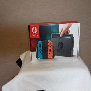 ニンテンドースイッチ(Nintendo Switch)のニンテンドースイッチ本体　ネオンブルー／ネオンレッド　２台(携帯用ゲーム機本体)