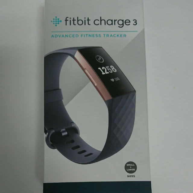 fitfit(フィットフィット)の【美品】Fitbit charge3 メンズの時計(腕時計(デジタル))の商品写真