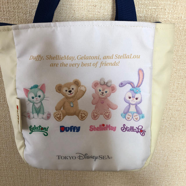 Disney(ディズニー)のダッフィ−アンドフレンズ ランチトートバック エンタメ/ホビーのおもちゃ/ぬいぐるみ(キャラクターグッズ)の商品写真