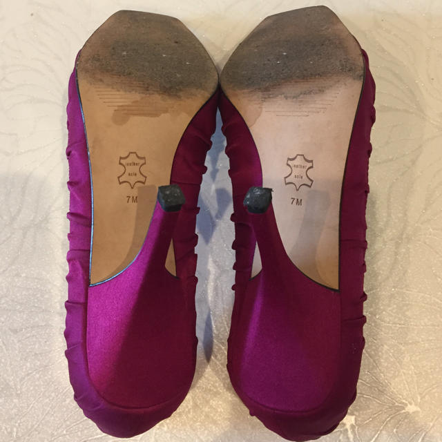 GUESS(ゲス)のパンプス  24cm GUESS  レディースの靴/シューズ(ハイヒール/パンプス)の商品写真