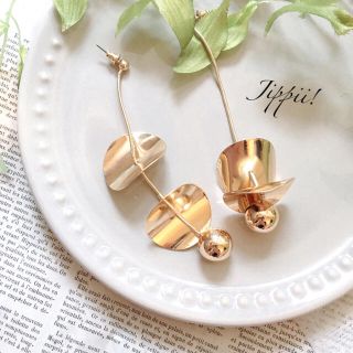 アングリッド(Ungrid)のメタルボール×チェーンピアス♡Gold (ピアス)