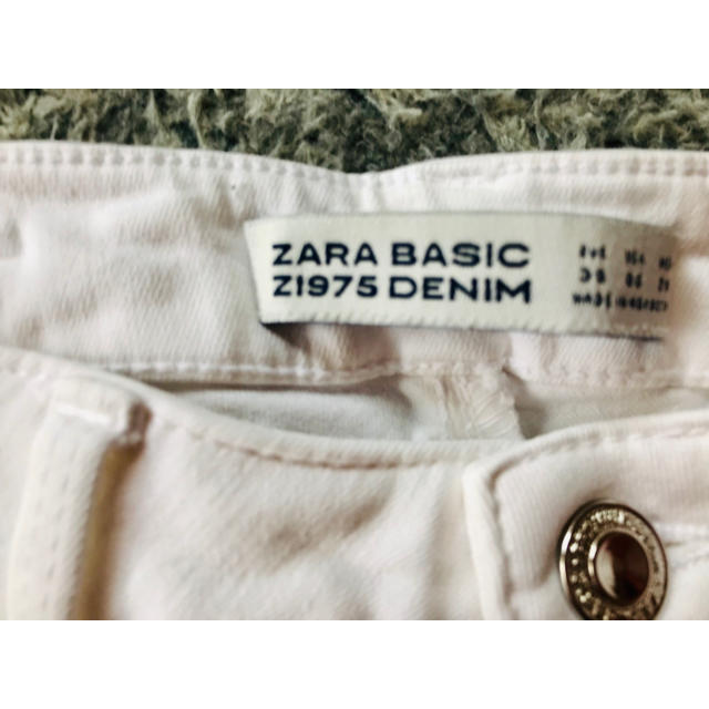 ZARA(ザラ)の専用☆えいと131様☆専用 ZARA ザラ  スキニー  ホワイト  白 デニム レディースのパンツ(スキニーパンツ)の商品写真