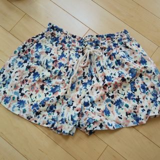 セポ(CEPO)のcepo 花柄ショートパンツ(ショートパンツ)