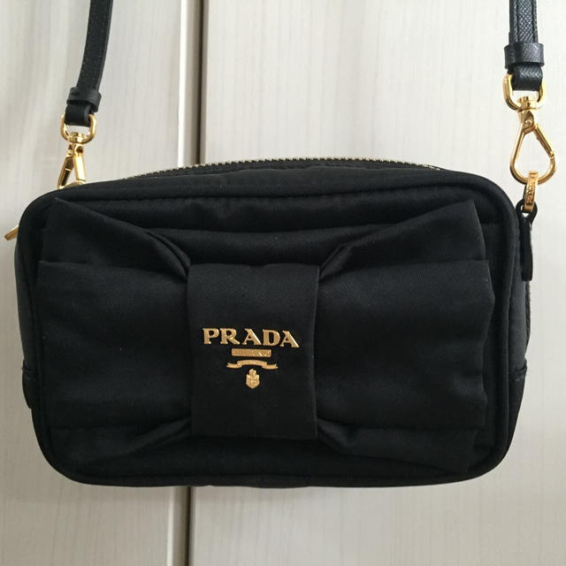 PRADA＊リボンショルダーポシェット | フリマアプリ ラクマ