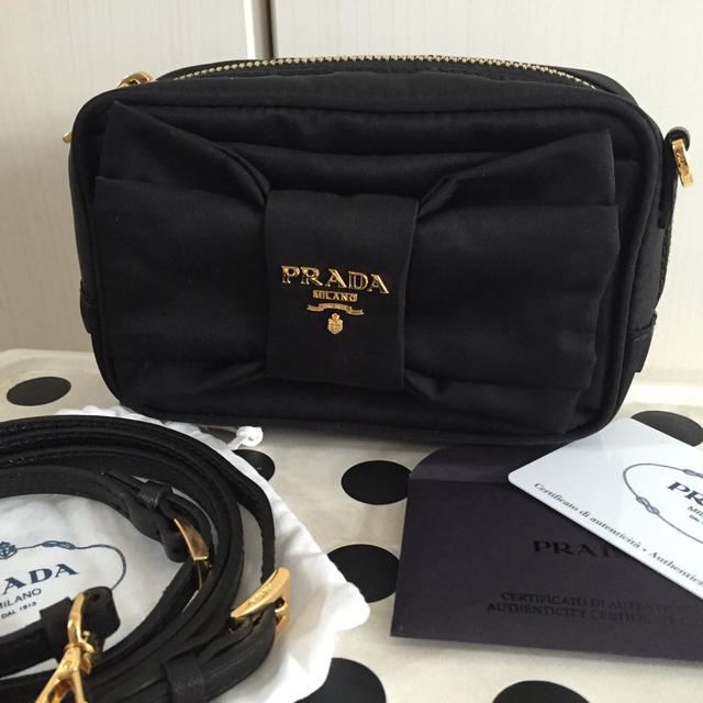 PRADA(プラダ)のPRADA＊リボンショルダーポシェット レディースのバッグ(ショルダーバッグ)の商品写真