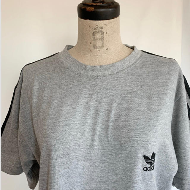 adidas(アディダス)のadidas 90s ロゴ刺繍TEE メンズのトップス(Tシャツ/カットソー(半袖/袖なし))の商品写真