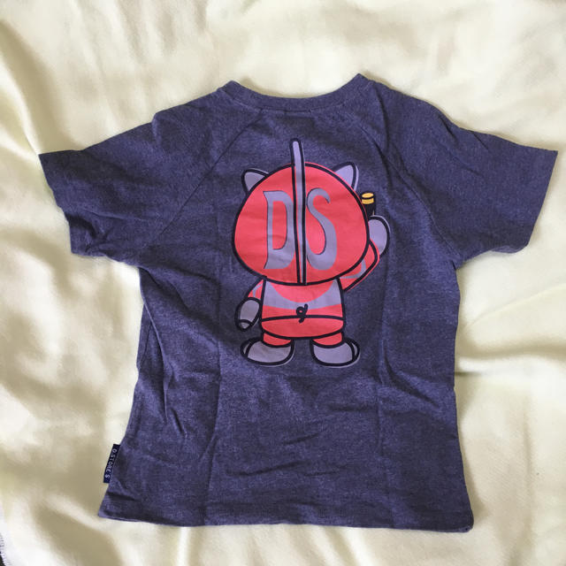 drug store's(ドラッグストアーズ)のDRUGSTORE'S Tシャツ ウルトラ柄 キッズ/ベビー/マタニティのキッズ服男の子用(90cm~)(Tシャツ/カットソー)の商品写真