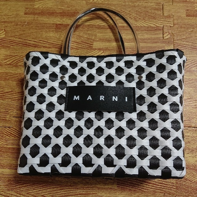 美品 MARNI 限定カラーかごバッグ ドゥーズィエムクラス