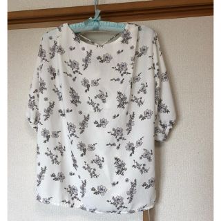 オゾック(OZOC)の値下げしました！オゾックの花柄バックレースアップブラウス(シャツ/ブラウス(長袖/七分))