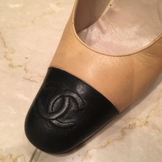 シャネル(CHANEL)のシャネルマーク👡バイカラーパンプス(ハイヒール/パンプス)