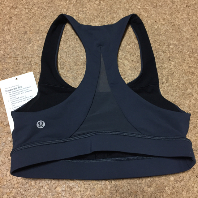 lululemon(ルルレモン)のルルレモン  ブラ  グレー サイズ4 スポーツ/アウトドアのトレーニング/エクササイズ(その他)の商品写真