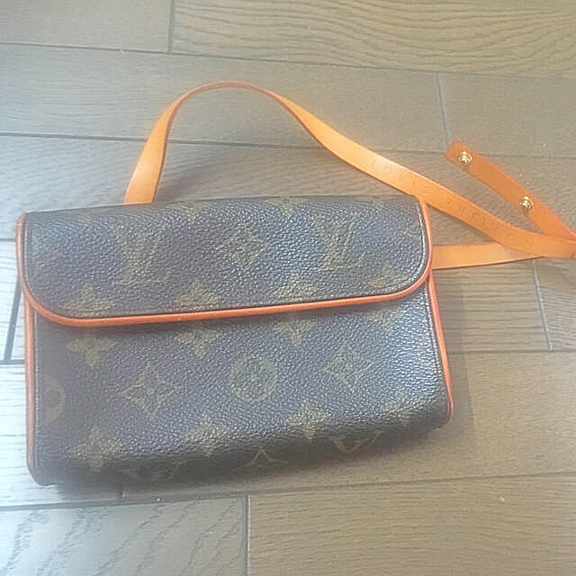 LOUIS VUITTON ポシェット