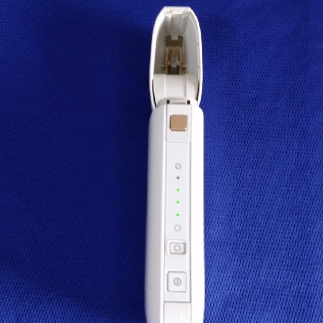 IQOS(アイコス)のｱｲｺｽﾁｬｰｼﾞｬｰ旧型ﾎﾜｲﾄ中古品　no4 メンズのファッション小物(タバコグッズ)の商品写真