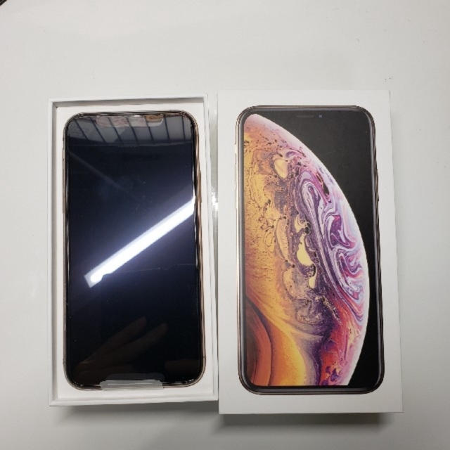 iPhone(アイフォーン)のiPhone xs 256GB ゴールド SIMフリー スマホ/家電/カメラのスマートフォン/携帯電話(スマートフォン本体)の商品写真