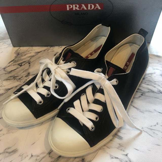 PRADA オールレザー スニーカー ブラック