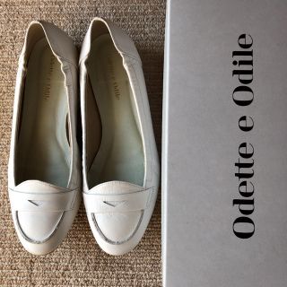 オデットエオディール(ODETTE E ODILE)のOdette e Odile白ローファーシューズ(ローファー/革靴)