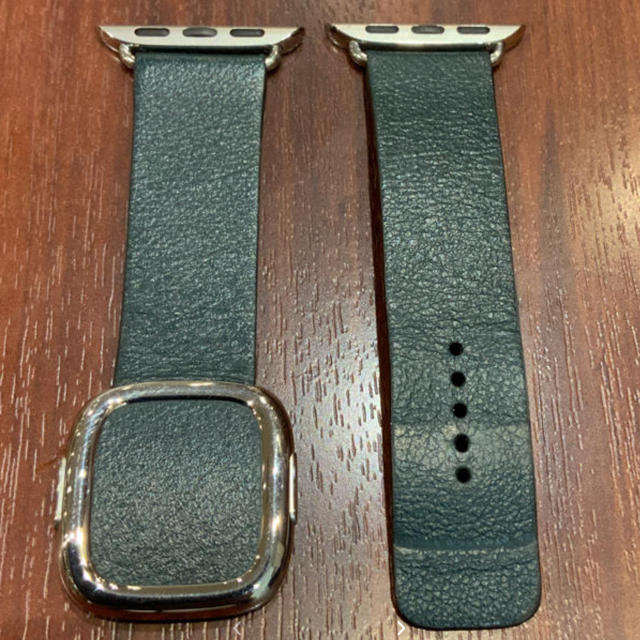 Apple Watch(アップルウォッチ)の(純正品) Apple Watch  モダンバックル 40mm レザーバンド メンズの時計(レザーベルト)の商品写真