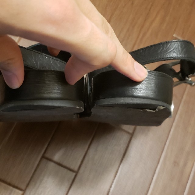 TOGA(トーガ)の最終値下げ　toga エンボスサンダル 27cm メンズの靴/シューズ(サンダル)の商品写真