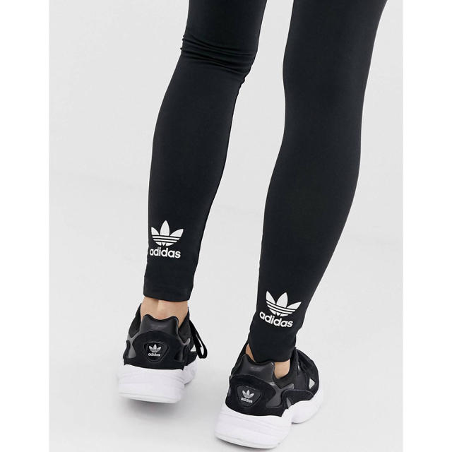 adidas(アディダス)の【大人気】adidas originals トレフォイル レギンス新品 レディースのレッグウェア(レギンス/スパッツ)の商品写真