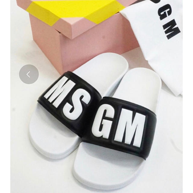 MSGM(エムエスジイエム)の専用　MSGM(エムエスジーエム) 37サイズシャワーサンダル レディースの靴/シューズ(サンダル)の商品写真